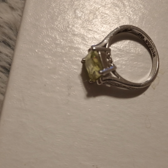 Ladies Ring - Picture 2 of 4